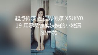 健身房美女众多，一通撸铁后，荷尔蒙爆发，更衣室内裸体自慰，极品好身材，露脸诱惑